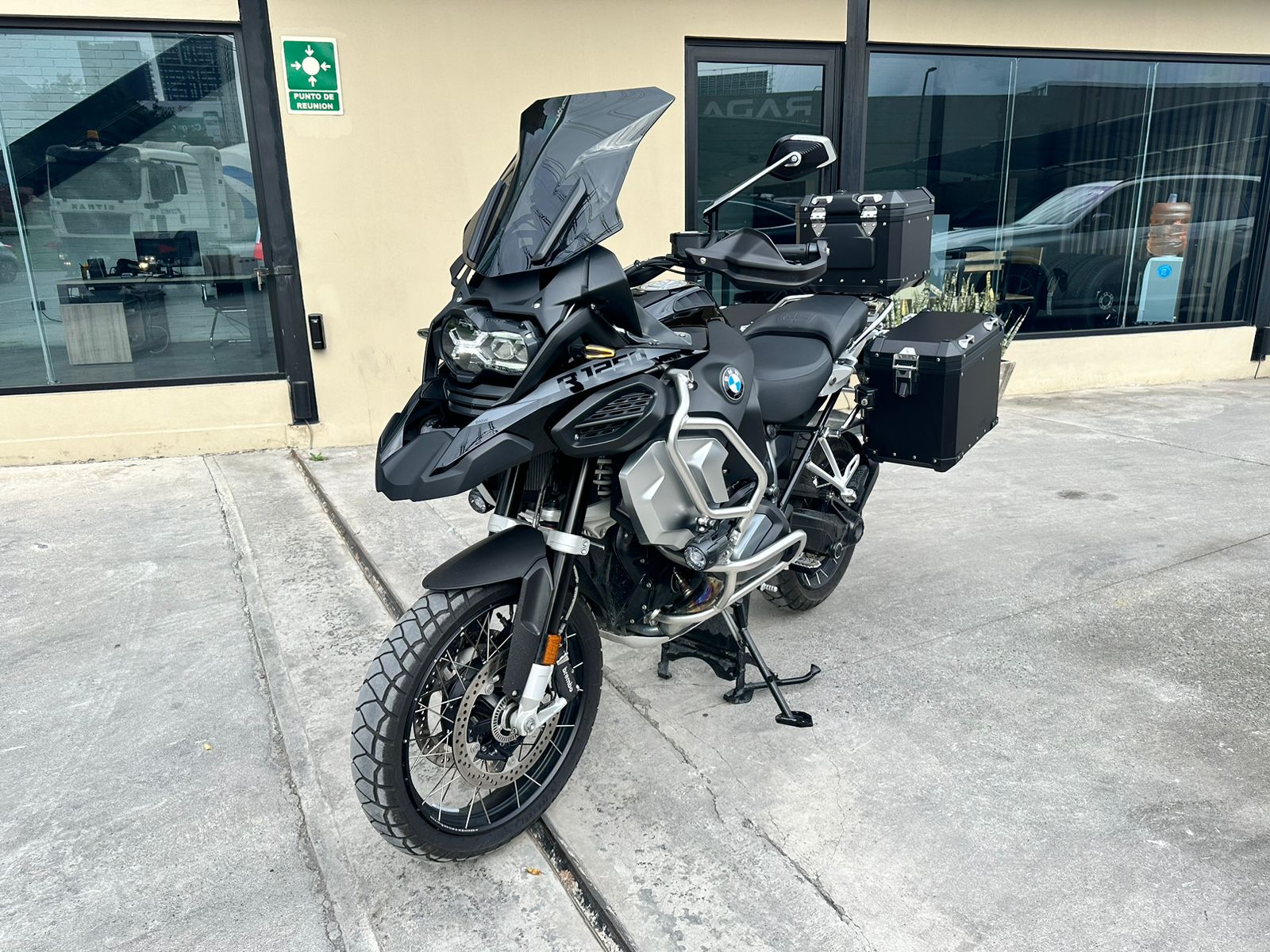 BMW R125 Triple Black